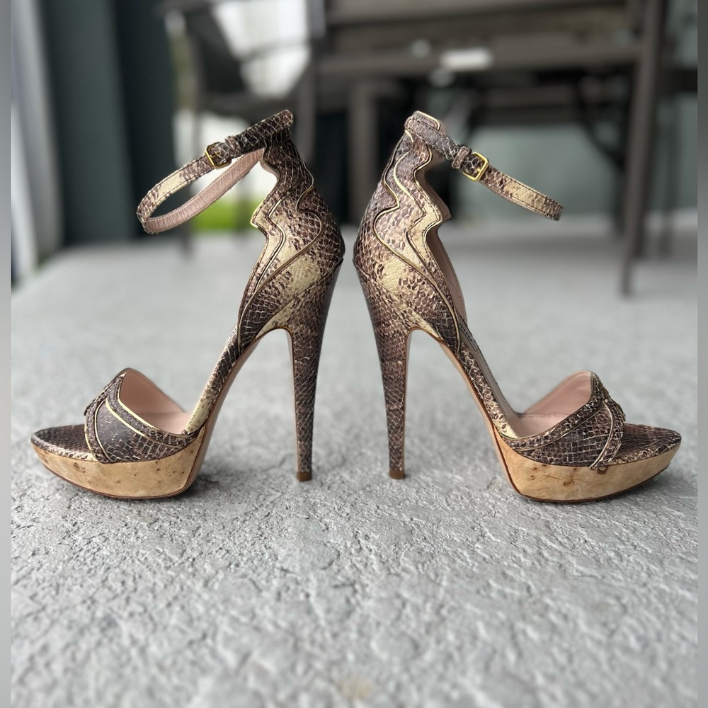 Stunning Miu Miu 5 Inch Heels With Gorgeous Gold … - image 6